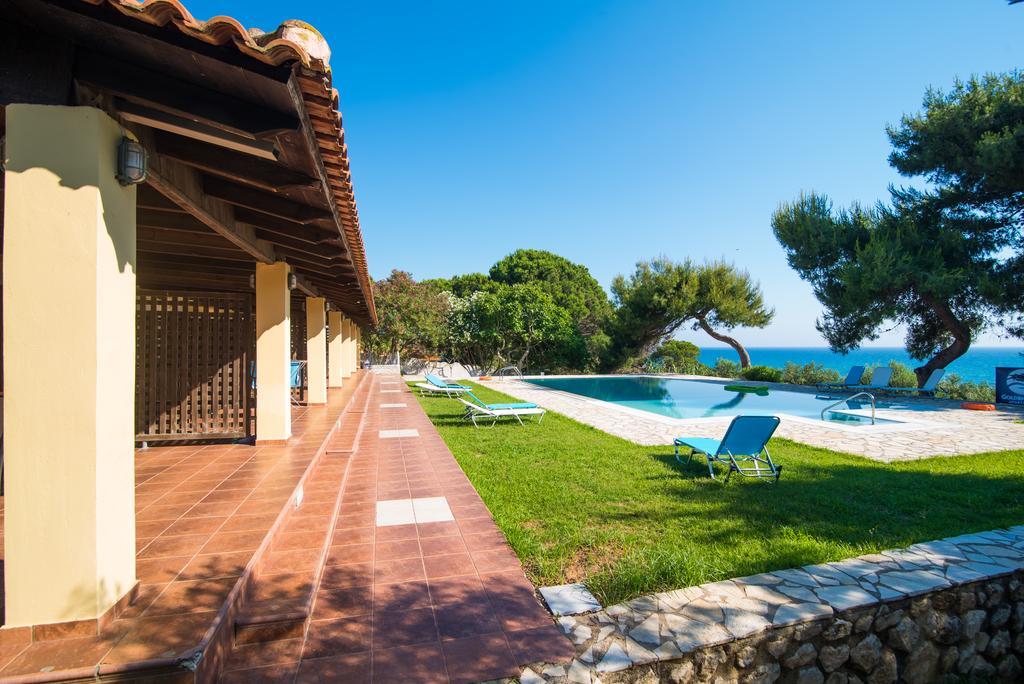 Golden Sand Apartments Vromonerion Exterior photo